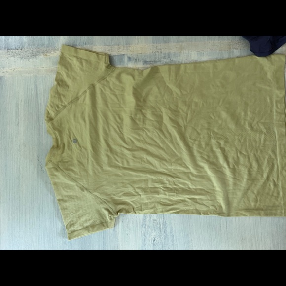 Green shirt sleeve swiftly tech Lululemon - Picture 1 of 2